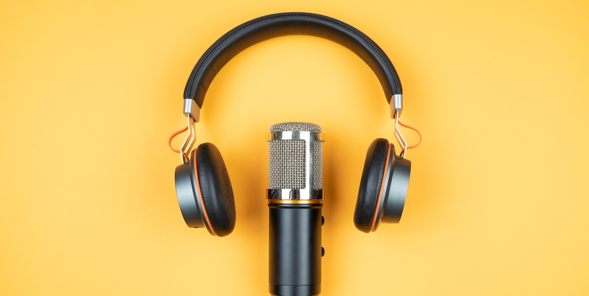 Unternehmenspodcast: Vorteile & Anleitung in 6 Schritten